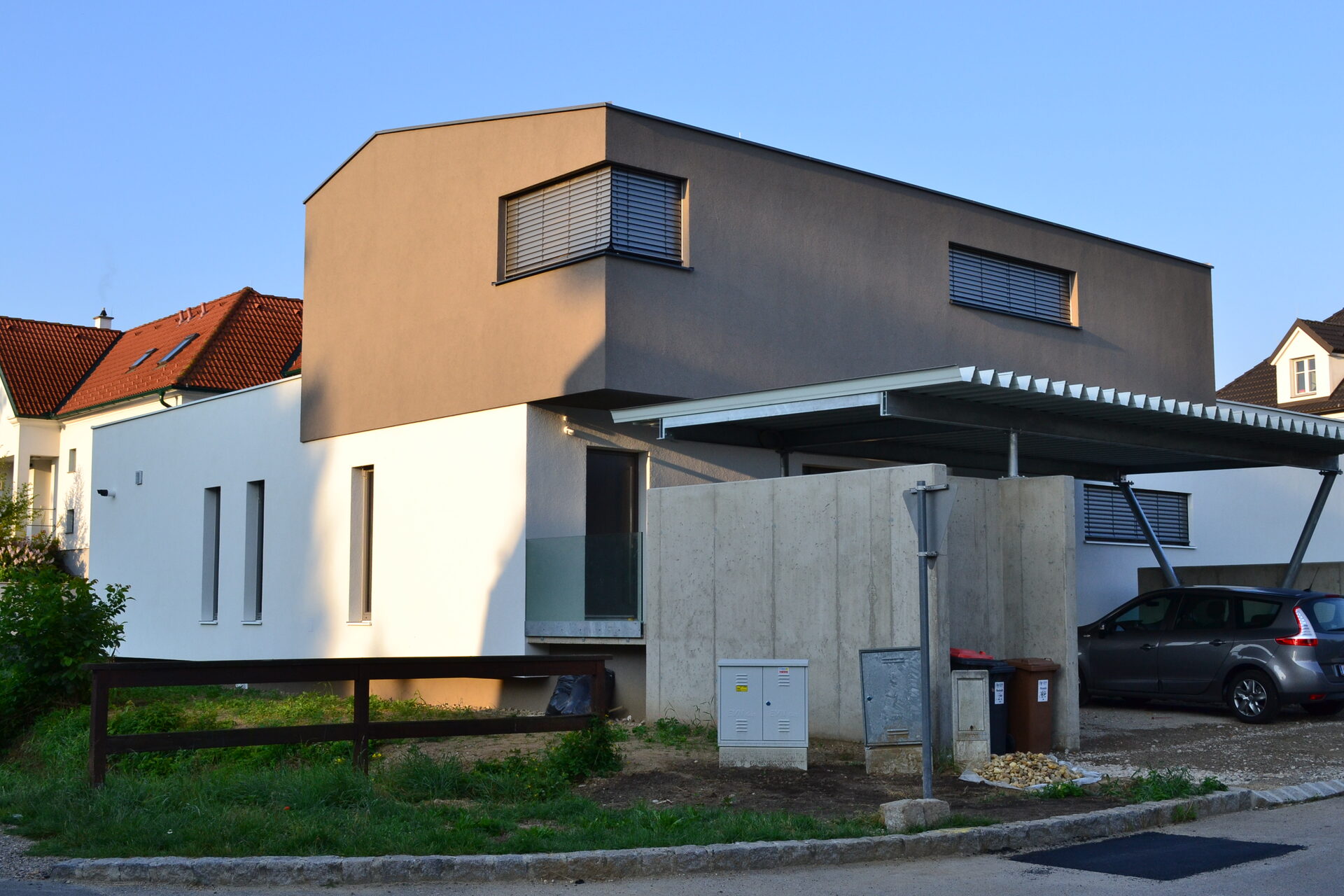 grau-weiss